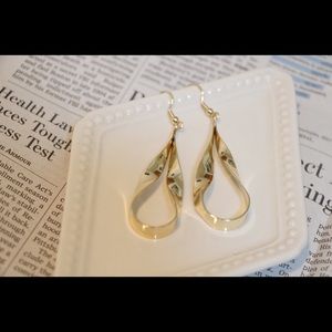 Alicia Gold Dew Drop Earring